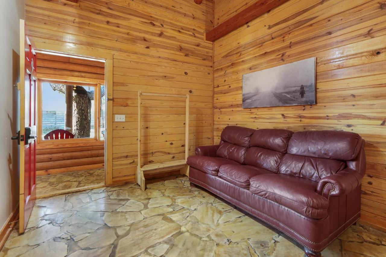 Wimberley Log Cabins Resort And Suites- Unit 2 Zewnętrze zdjęcie