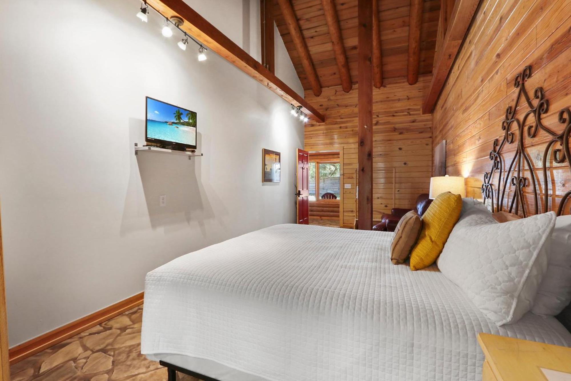 Wimberley Log Cabins Resort And Suites- Unit 2 Zewnętrze zdjęcie